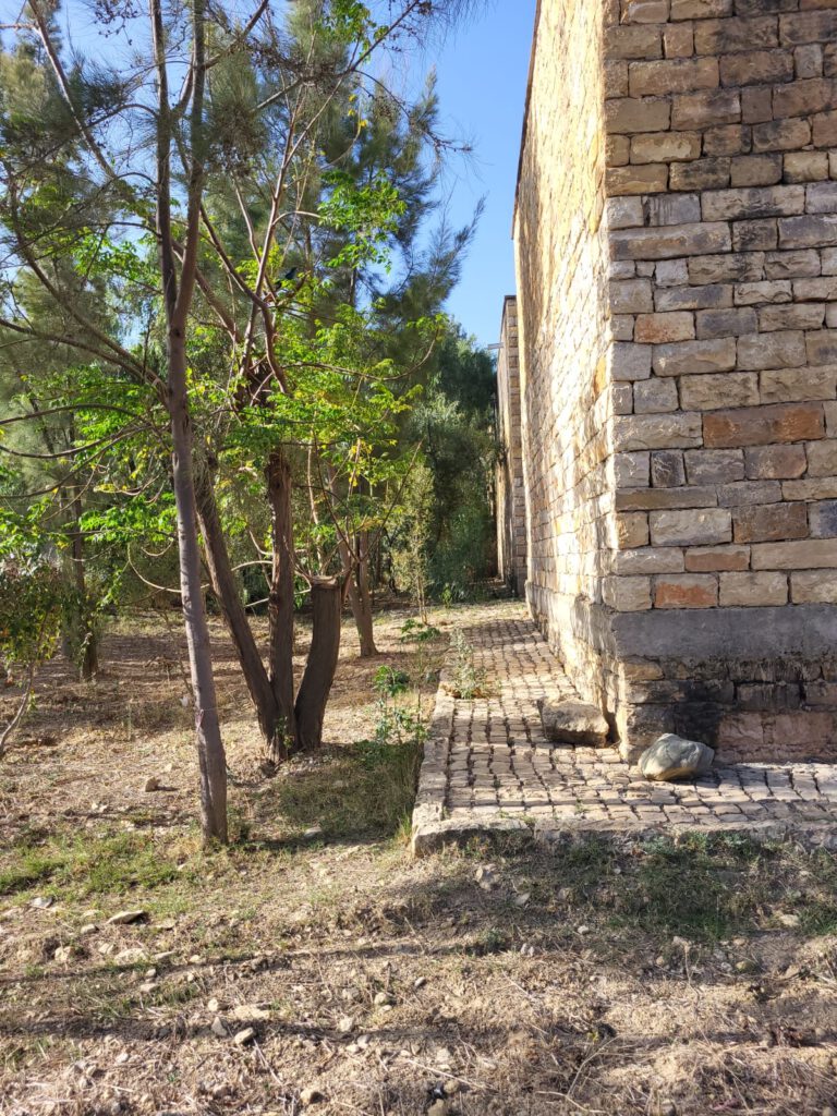 Westliche Außenseite des Museums.